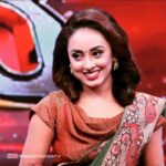 Pearle Maaney Instagram - In Pranaah! 😋 @poornimaindrajith 😊❤️Be Your Bestie! ❤️😊 You are Your best Friend. " I AM" is two very powerful words that can be used to Talk to Yourself.. Say beautiful things before going to sleep.. For example: I am Happy... (Mean it when you say it) I am full of Energy I am Creative I am Beautiful I am Love I am Divine I am Pure I am Powerful I am Smart I am Adipoli!!!! 😋 And so on... !!! You can use all the positive words you can think of... And slowly drift off to sleep... You will wake up with a smile😊❤️be your own little emotional Doctor😉 If you want pre recorded words.. Listen to this link below: https://youtu.be/k-mUQ4D6TgI 👍😎 so all the best!!! Peace Love n Music to all 😘😘😘😘😊 With love, -Pearle