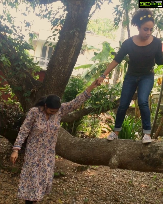 Pearle Maaney Instagram - This is how we DID it!! Aaah!!!! 😱😜 With my Best best bestttttt friend @tanyavarkey ❤️😘😘😘😘😘 love the part where tanya almost falls but some how makes it !