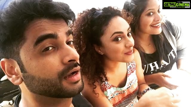Pearle Maaney Instagram - Hahaha! Adil u Non celebrity(Yet) wait for it!!! I shall pay back !!! 😜😎