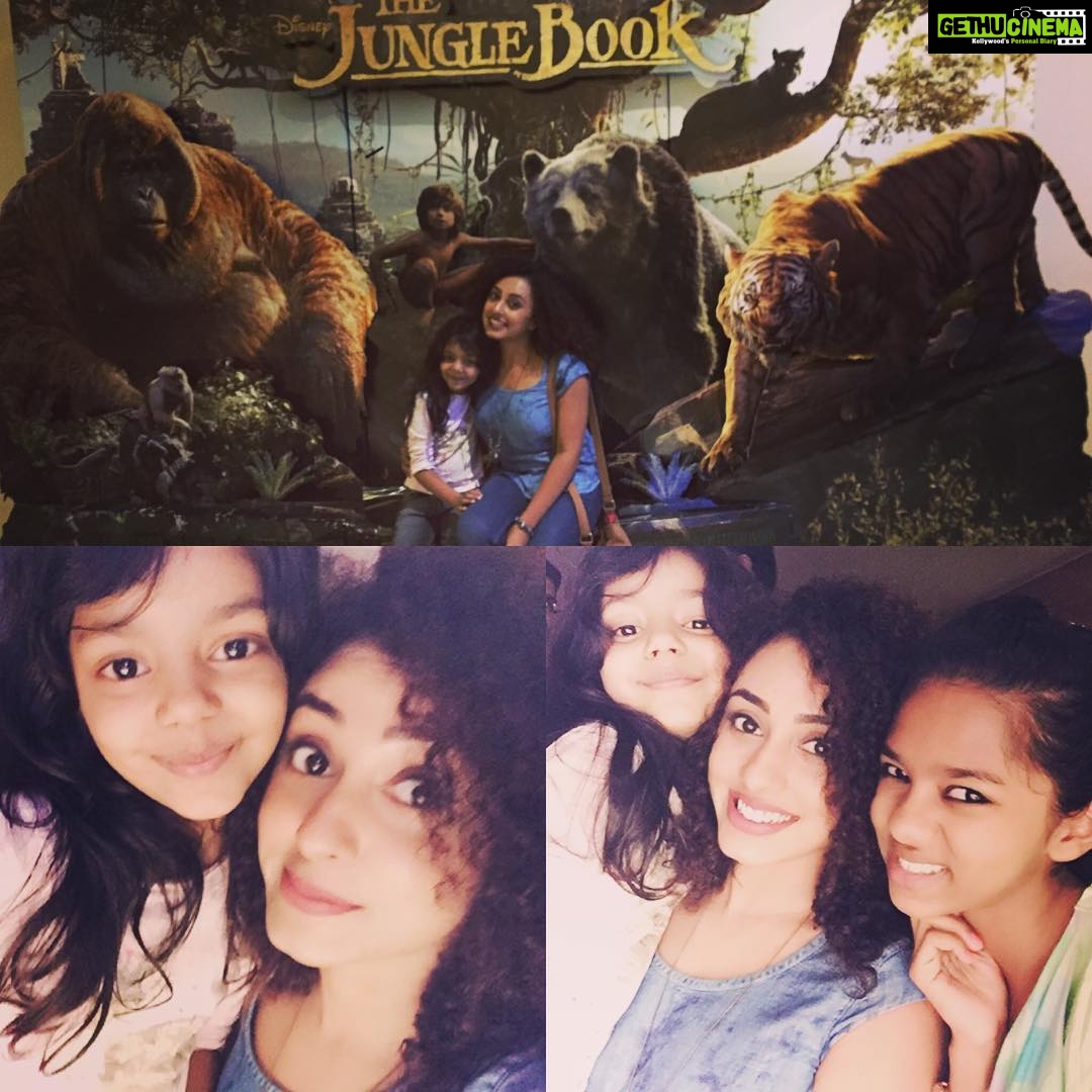 Pearle Maaney Instagram - Jungle book with there two Princesses.... #theindrajithgirls ❤️❤️❤️❤️😘 Babies also by @poornimaindrajith 😂 (the mommy queen)