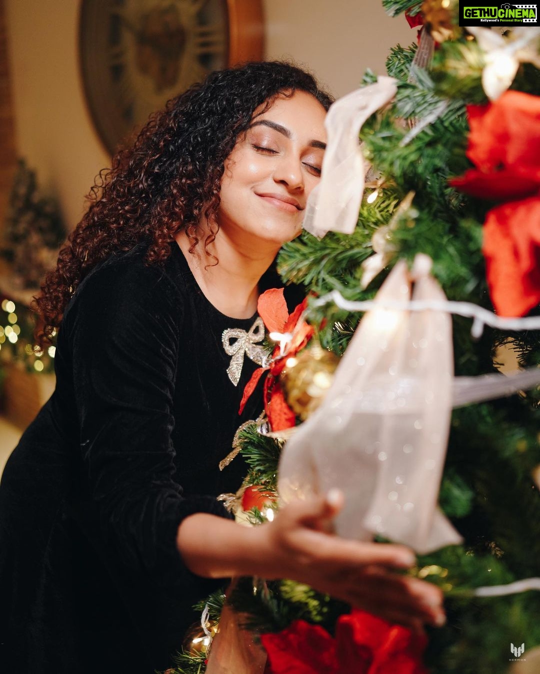 Pearle Maaney Instagram - Because Christmas Trees are so Huggable 🥰😘🥰 . . Click @hermonproductions @sk_abhijith @_whitewindow__ @lillys_couture_