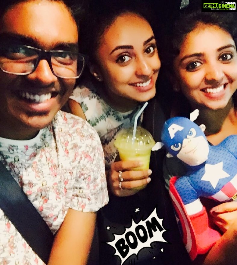 Pearle Maaney Instagram - Booom ! Captain America in the House 😎😎👍Night out with these OWLs 😜 #cousins #family #love