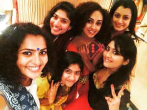 Pearle Maaney Instagram - Apparently this is called a Liftie coz this selfie was clicked inside a lift😐🙏🏻 @par_vathy @sai_pallavi92 @pooja_kannan97 @reenu_mathews @navya_nair_