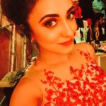 Pearle Maaney Instagram – IIFA ❤️😉 Thank u @poornimaindrajith  for this lovely outfit !!! ❤️❤️🙏🏻 In PRANAAH #iifautsavam #iifaawards