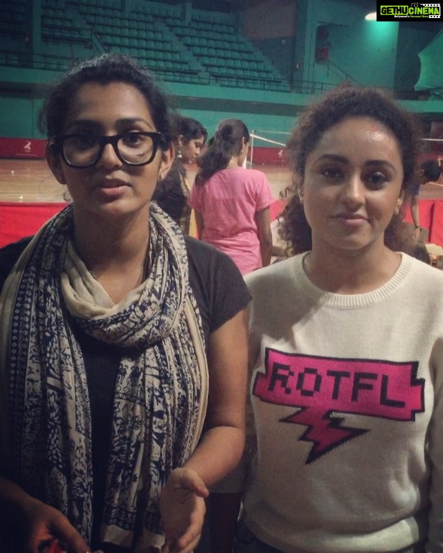 Pearle Maaney Instagram - Come to regional sport centre . Kadavanthara . Kochin #anbodukochi #for chennai @par_vathy We need more Volunteers! 😊