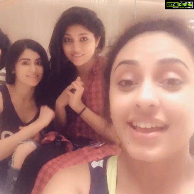 Pearle Maaney Instagram - How girls laugh when boys are around 😎😂😂😂😂❤️ @samyuktahornad n @adah_ki_adah