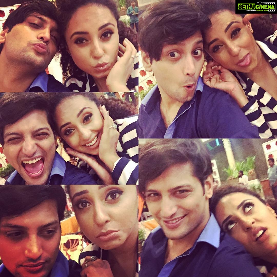 Pearle Maaney Instagram - Lost in infinity of expressions ... 😊😞😐😜😋😏😠 @Munnag anne ❤️❤️