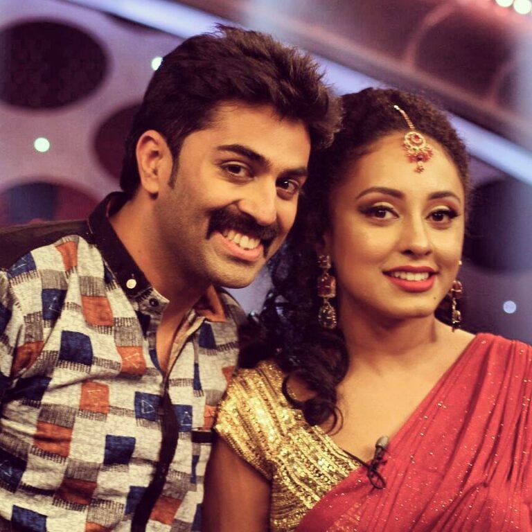 Pearle Maaney Instagram - Having a crazy friend only makes you more responsible.... coz atleast one has to be sane ! 😢😢😢 @padmasoorya