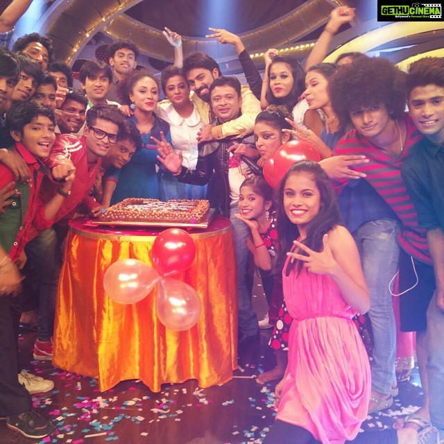 Pearle Maaney Instagram - The D2 family! 😙