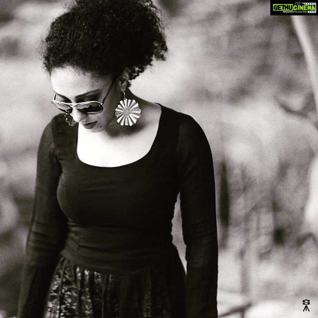 Pearle Maaney Instagram - Lost in thoughts ... @sanu_mohammed photography