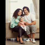 Pearle Maaney Instagram - Our Kutty Family ❤️🥰🧿 . Me: “Say cheese!” Srini : “Cheeeeeese” Nila: “But what is Cheese Mommy?” 🤔 . Grab your copy of @grihalakshmi_ to read all about how our life has changed for the best after this little angel arrived. . Photogrpher @aghil_menon Make up by our favourite @makeupandhairbysagallya Styling @keepitstylish_by_ammu