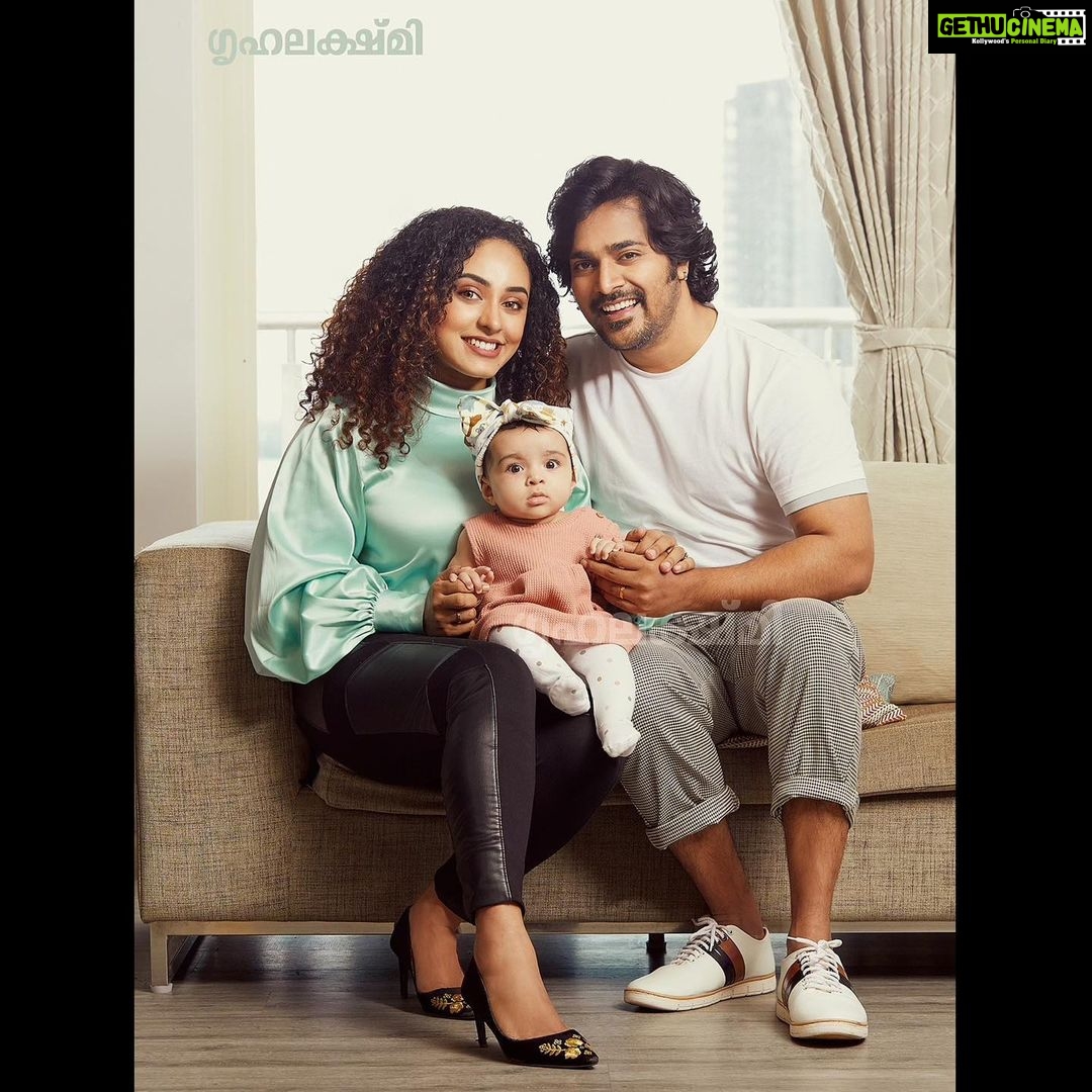 Pearle Maaney Instagram - Our Kutty Family ❤️🥰🧿 . Me: “Say cheese!” Srini : “Cheeeeeese” Nila: “But what is Cheese Mommy?” 🤔 . Grab your copy of @grihalakshmi_ to read all about how our life has changed for the best after this little angel arrived. . Photogrpher @aghil_menon Make up by our favourite @makeupandhairbysagallya Styling @keepitstylish_by_ammu