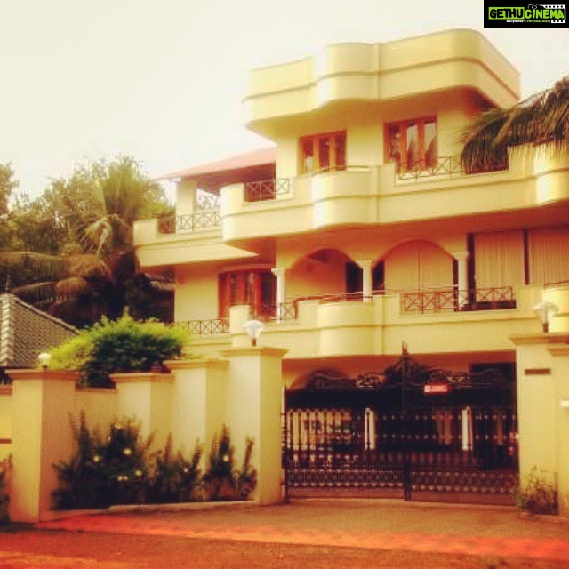 Pearle Maaney Instagram - My home sweet home... 😙 Aluva!!! 😜