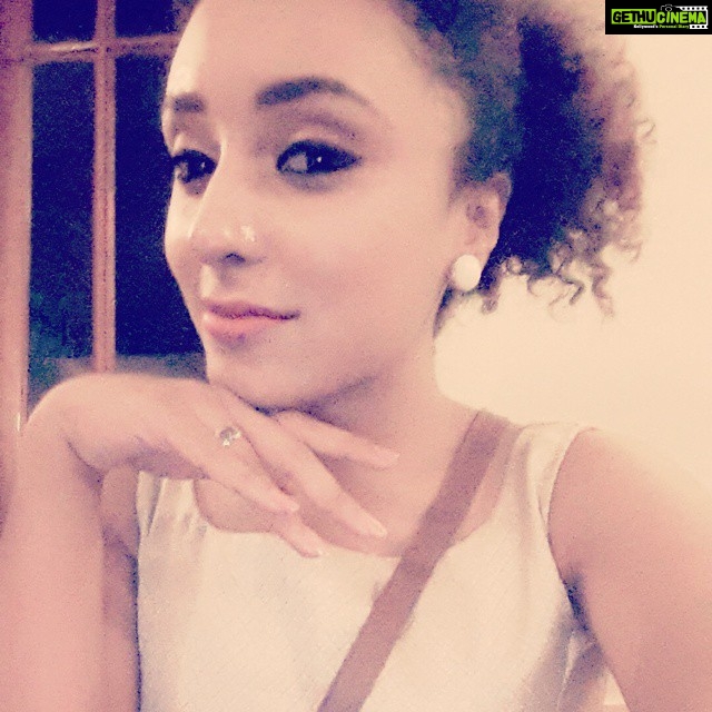 Pearle Maaney Instagram - :) nose stud ;)