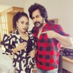 Pearle Maaney Instagram – The Team ! ❤️
.
@srinish_aravind 
.
:
Wearing @suresh.menon 
MUA @makeupandhairbysagallya