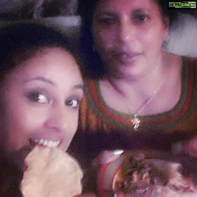 Pearle Maaney Instagram - Amma feeding me dinner :* #mother #dinner #home
