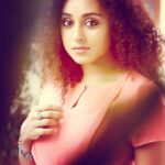 Pearle Maaney Instagram - Love flows through you . . . #love #pink #light #calm