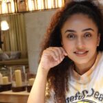 Pearle Maaney Instagram - At 12.00 AM after putting Nila to bed, I convinced myself that it was the perfect time to shoot my next Video for Youtube…. 12.15 AM… Nila… Kuhooo kuhooo kuhoo… 😳 Those who watched the video would know coz that’s how the episode ended… it’s so beautiful how Nila has managed to hold me in the palm of her tiny hands already. 😁 @srinish_aravind capturing the best of me 🥰 . Hope ya all watched the last episode of PMS (Pearle Maaney Show ) On Youtube. I’ve shared the link in Bio Otherwise… it’s an Episode which talks about things that really matter…”being a Rule book Vs Being a Diary” . Thank you for the long and lovely comments ❤️🥰