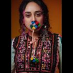 Pearle Maaney Instagram - Chewing on some colours…😋 ________ Styling : @adampallil Photography: @jiksonphotography Studio : @lightsoncreations HMUA : @makeupandhairbysagallya