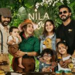 Pearle Maaney Instagram - Nila Turns One ❤️ Photo booth 📸 . @bhuvneshwari.sreesanth @sreesanthnair36 @inst.adil @janepoonnolly @neetha.varghese.77 @sukkusoha @samjosephwesley @aneenamanu @tania_binoy @rachel_maaney @trinita76 @anu.apu . Decor @dreams_floristsanddecorators Clicks @magicmotionmedia Cake @whisk_n_frost MUA @makeupandhairbysagallya