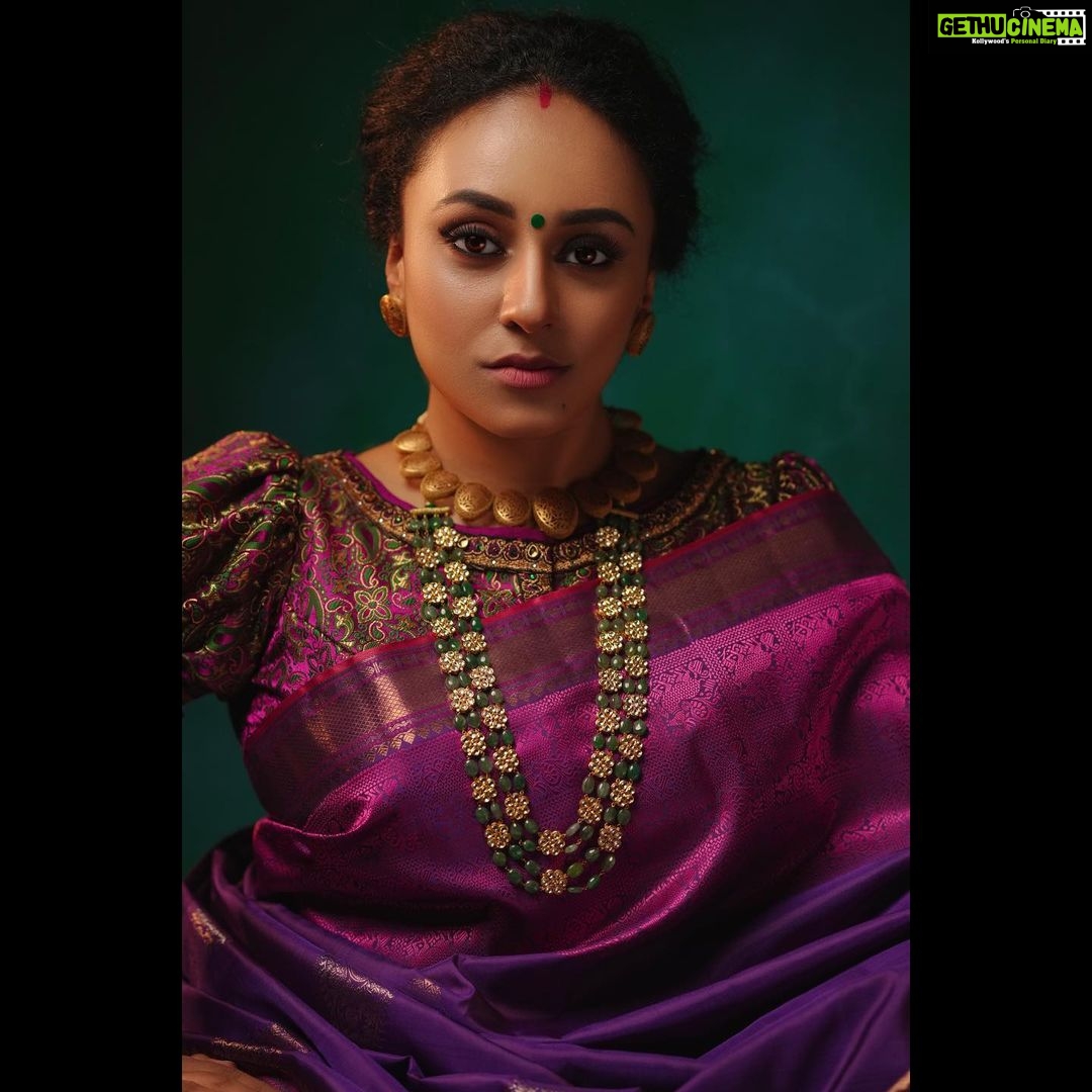 Pearle Maaney Instagram - 🌸 🌸 🌸 __________________________ Styling : @adampallil Photography: @jiksonphotography HMUA : @makeupandhairbysagallya Studio : @lightsoncreations ___________________________
