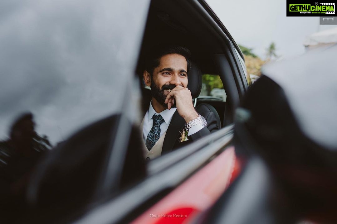 Pearle Maaney Instagram - Pic 1. His Smile 😊 Pic 2. His Style 😎 Pic 3. Well… it speaks for itself… the way he is looking at her 🥺 awww❤️ touchwood 🧿 . @rubenbijy 📸 @magicmotionmedia