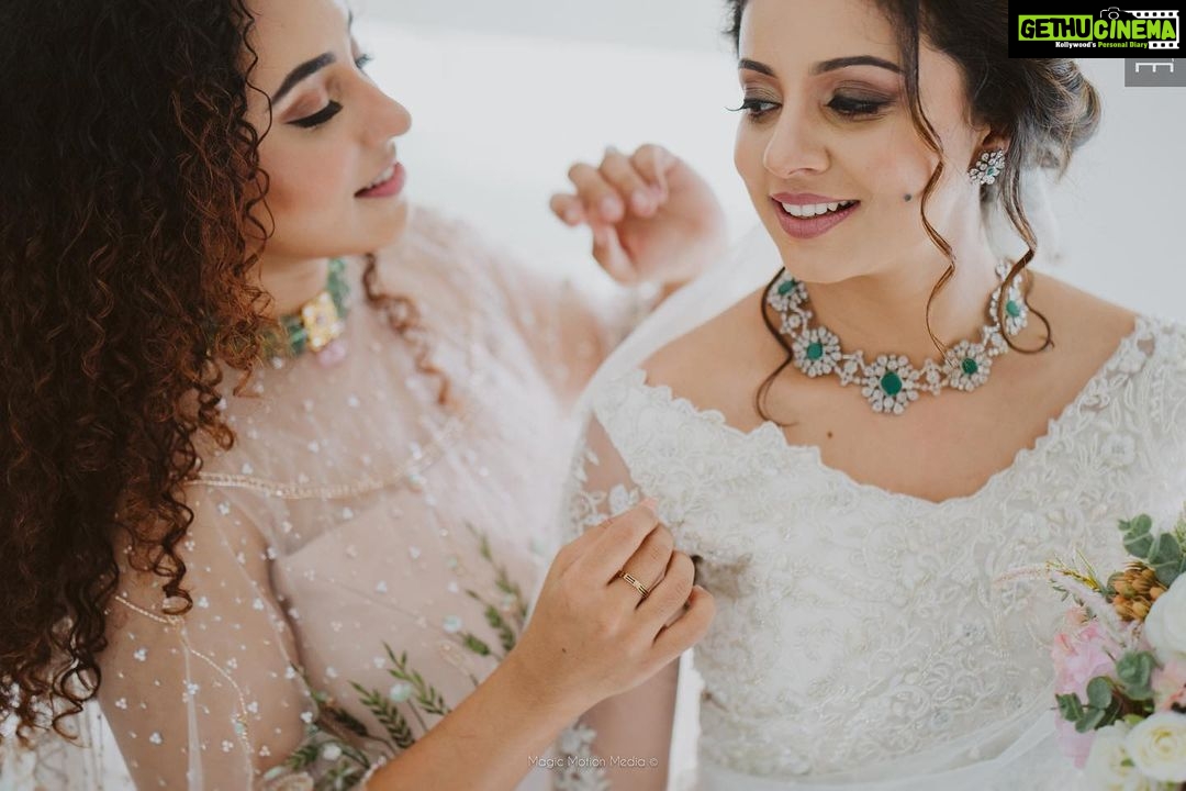 Pearle Maaney Instagram - She was shining so bright 🥰❤️ I couldn’t take my eyes off her 🧿 I was just behind her because she looked so perfect 😍 . . . 📸 @magicmotionmedia My outfit @t.and.msignature My Choker @m.o.dsignature