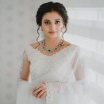 Pearle Maaney Instagram – My Vavachi’s Big Day 🥰 She is the most beautiful Bride I’ve ever seen… if you have a sister… you will understand what I’m talking about… this day.. ever moment was special… seeing her all dolled up look impeccable was making me tear up with joy ❤️
@rachel_maaney 
.
.
.
📸 @magicmotionmedia
.
Her beautiful saree hand made with love by @t.and.msignature
.
MUA : @makeupandhairbysagallya
