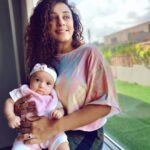 Pearle Maaney Instagram - Birthday Morning with my Little Sunshine 🥰 . @srinish_aravind making us both pose 😋