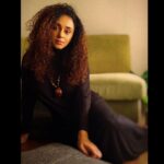 Pearle Maaney Instagram - Found some time for a Virtual photoshoot last week at home in between Mommy Duties 😋🥰 . Virtual shoot by @clintsoman Make up n Styling by Me . Thanx to the iron tables I’ve been taking during pregnancy...my hair has never been this long 😀