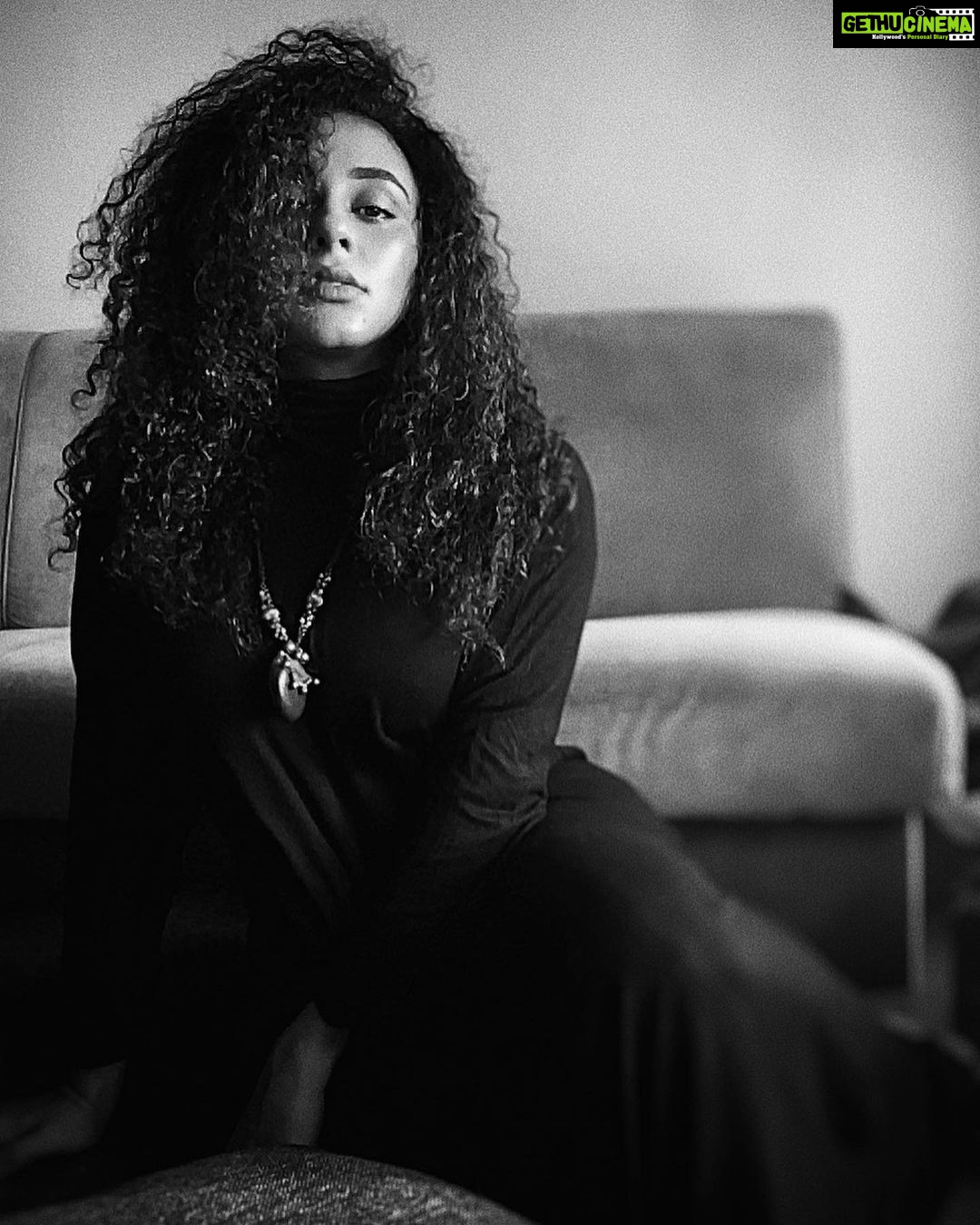Pearle Maaney Instagram - Let Life Live You ❤️ . Virtual shoot by @clintsoman