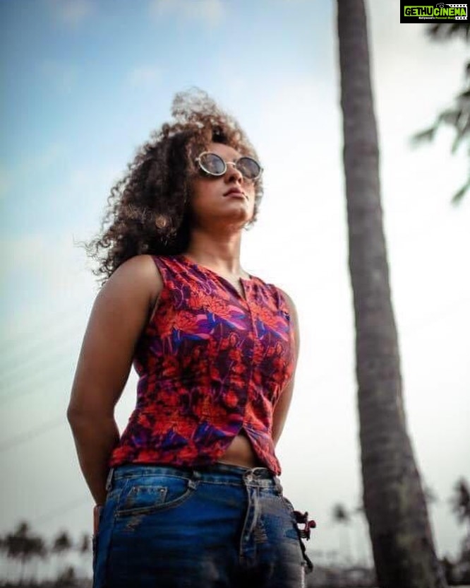 Pearle Maaney Instagram - The Calm before the Storm 😎
