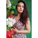 Pearle Maaney Instagram - ☘️🌸🌼🌺🌹🌷💐🌻 . . . @daisydavidphotography