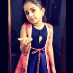 Pearle Maaney Instagram - CONFIDENCE . I love this wonderful video. Her timing and her expression stole my heart. Especially when she said “shoulder straight” ... I’m sure she will become a great orator.. wishing her the best and hoping to hug her someday for giving my voice more life. 😘 @avarthana_kunju 🧿