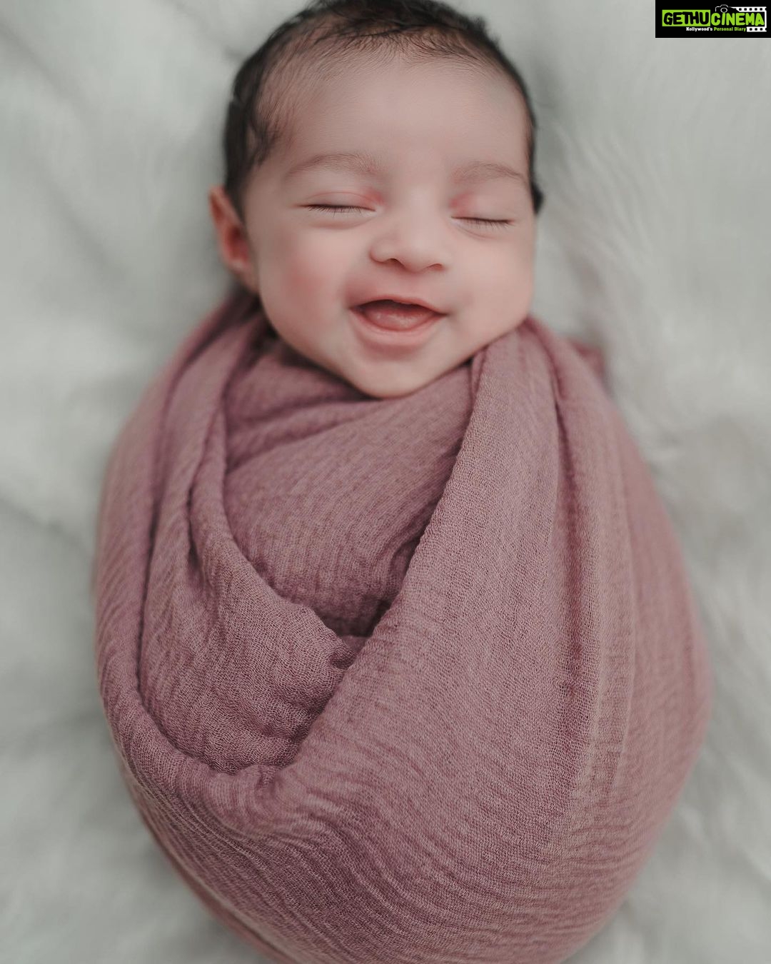 Pearle Maaney Instagram - When happiness is Everything ❤️🧿 . . @todstories 14 days old Nila.. ☘️