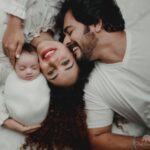 Pearle Maaney Instagram - Srini, You know I love you and I know you love me... 🥰😘 we both have given each other the most precious gift and she is celebrating our 2nd wedding Anniversary with Us. Cheers to Us... I mean the 3 of Us 🥰 @srinish_aravind . . Thank you @todstories for this lovely picture that we r gona treasure for life. (She was 14 days old when we shot this ❤️)