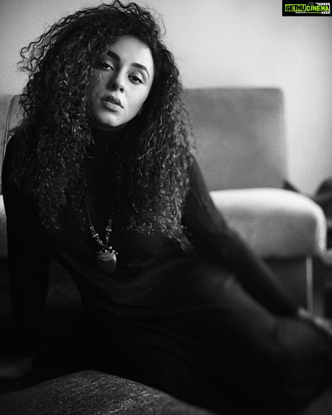 Pearle Maaney Instagram - Let Life Live You ❤️ . Virtual shoot by @clintsoman