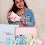 Pearle Maaney Instagram - As I near my due date, I have started prepping up my hospital bag. I have packed everything that my baby would possibly need very carefully except diapers! My mom kept suggesting that I use only Langot's for the baby and she has stitched some ready to use as well. But the thought of no diapers at all worried me! Then recently I was introduced to @superbottoms by a friend and happened to explore their range of natural cloth diapers & newborn essentials. Their cloth diaper UNO is made of 100% cloth and zero harmful chemicals and keeps the baby dry and comfortable for a long time and OH MY GOD, they are buttery soft! I was super impressed, choosing eco-friendly, non-messy, washable, and reusable diapers were the way to go and I can't wait for my baby to use them. Till then, check out @superbottoms & use code PEARLE10 to get your baby’s essentials at a discount #SuperBottoms #UNO #GoBottomsUpWithSuperBottoms #ClothDiaper