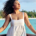 Pearle Maaney Instagram – Off to the Ocean I go… To lose my Mind and to find my Soul 😋
.
When Hubby clicks ❤️ @srinish_aravind 
Our Maldives Dream Trip Vlog is Out today On our Youtube Channel from 11.11 am. Do check it Out! 🏝🌊🙋‍♀️
.
Travel Partner @fortunetours