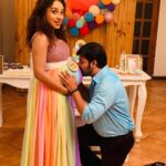 Pearle Maaney Instagram - 😘 @srinish_aravind ❤️ #pearlishbabyshower