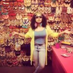 Pearle Maaney Instagram - When people throw Chappals at you... Just Start a Chappal Store and Sell it back to them at 500 rupees each 😎 #FreeGyaanFor2021