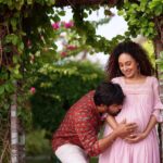 Pearle Maaney Instagram - Love Creates more than relationships... it creates Life too... ❤️ . “CHELLAKANNANE” New Music Video Out Now 🌸 Link in Bio Hope you all like it .. need all Your blessings 😋😋😋 Music @jecingeorge Vocals Pearle & @jecingeorge DOP @jiksonphotography Directed & Edited : Pearle Starring @srinish_aravind