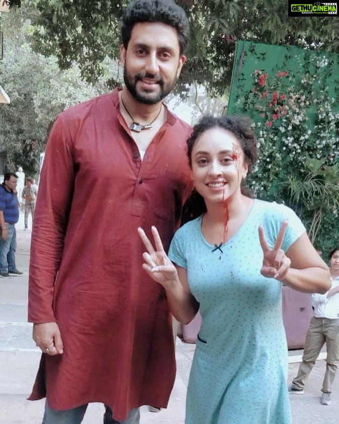Pearle Maaney Instagram - Did anyone say Throwback? Well I heard it ๐ LUDO.. meeting him and getting to work with him was such a wonderful experience. Someone so Real..who speaks his mind beautifully and always making people around him smile. ๐ @bachchan Sir ๐ฅฐ #BTS #LUDO . LUDO Now Streaming On Netflix.. Watch it if you still havenโt โค๏ธ๐