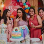 Pearle Maaney Instagram – The unicorns 🦄 who added rainbow 🌈 to this day
.
.

Clicks : @magicmotionmedia 
Cakes @whisk_n_frost
Decor : @thefetecompany
.
.

@rachel_maaney @shradha_davis @rinita_davis @sneha_stars @trinita76 @anu.apu @tania_binoy @mijulapaul @ammusarah @pjmartha @aneenamanu @sija_rajan @ambysinghdabi @rasnimrf