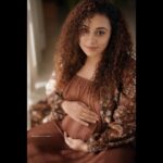 Pearle Maaney Instagram – As a woman I’ve never felt so blessed before… to know that there are two hearts beating inside me at the same time… to know there is a another life that’s going to be completely different from mine, growing within. To be a door for a new being to enter into this world… Women were born Empowered… And we know that… and Men… they Protect, Love, Support and Shield us during this wonderful process ❤️ patiently waiting to show the World, to the ‘little one’ through their Eyes. ❤️
just how i see it… and Life… Goes On. 💎🧿
.
.

Wearing @shristichetani.kolkata 
Styled by @aashishdwyer 
Styling Assisted by @_zuzanh_ 
Coordinated by @asaniya_nazrin 
Make Up by @femy_antony_makeup_artist 
Make up Assisted by @sarath.kumar86 
Location @portmuziriskochi 
Photograph by @lightsoncreations 
Photgrapher @jiksonphotography
Retouch by @a____p____t 
#LUDOmoviePromotions