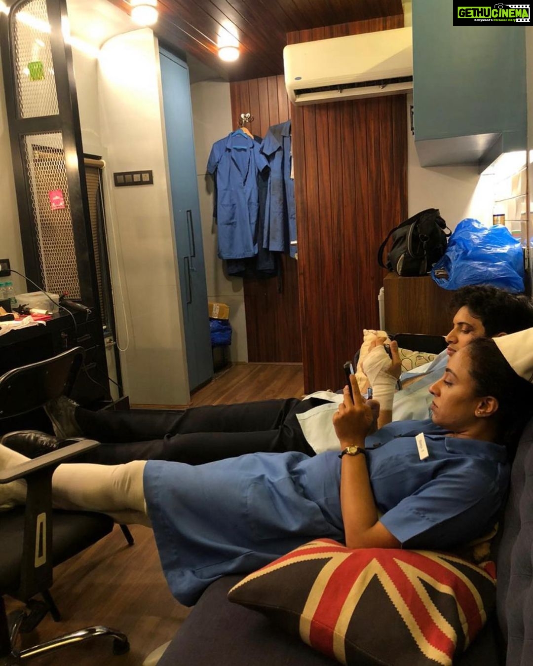 Pearle Maaney Instagram - Sheeja and Rahul Chilling On-Set 🤓 @rohitsaraf10 . . #ludo now Streaming only On Netfilx 📸 @tiarohinsebastian