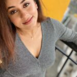 Pearle Maaney Instagram - Don’t let anyone put you in a box... your life begins outside the box... 🙂❤️ In a world with increasing number of voices... make sure you listen to your voice first.... 😋 life is actually simple da... it’s just our thoughts that complicates it... so relax.. enjoy.. and let go of your fears... inhibitions... doubts and just have fun with this Beautiful Gift that God has given you called Life. Love you all!! 😘 Peace Love and Music to you! . . 📸 @srinish_aravind 😘