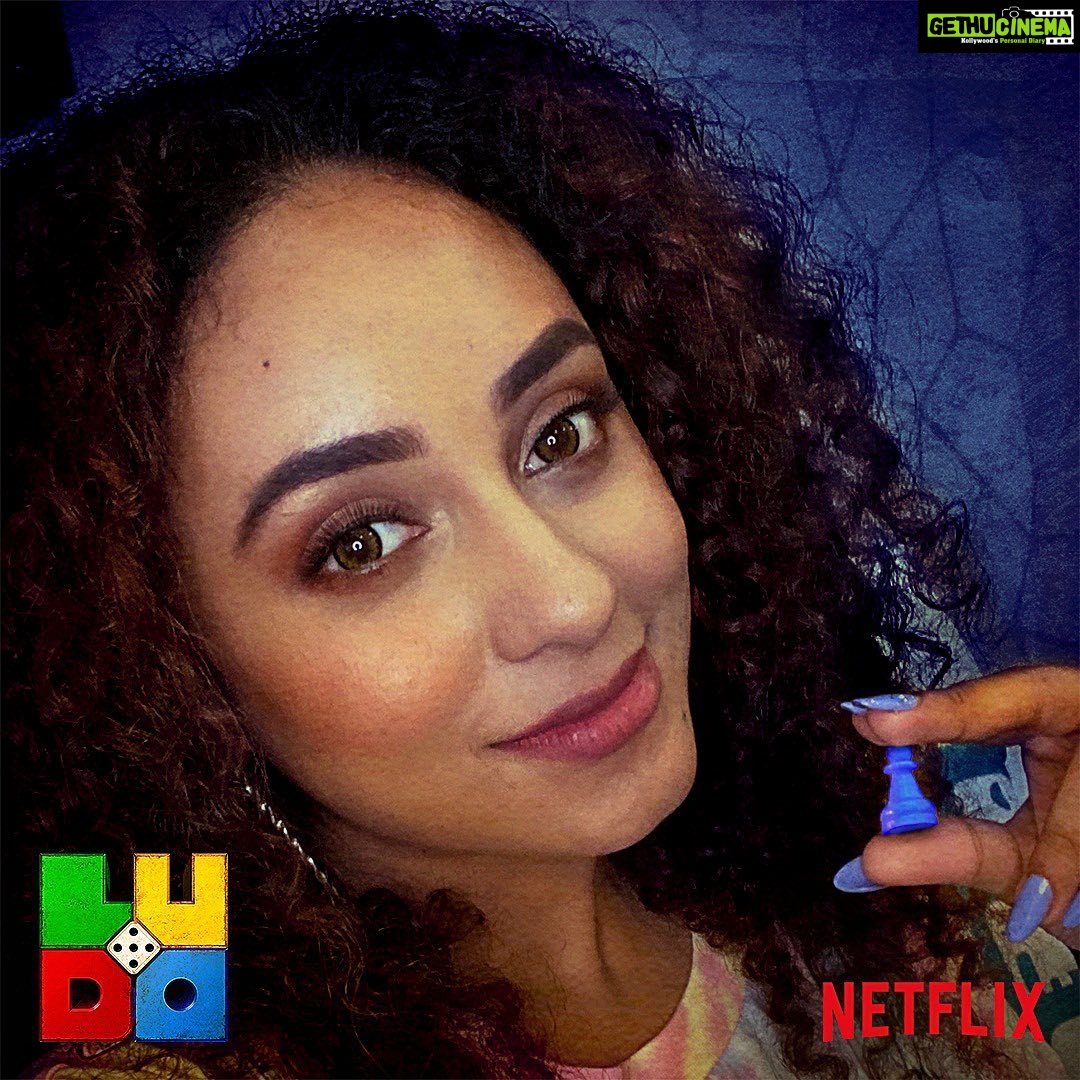 Pearle Maaney Instagram - Players bhi ready hai aur jung ka maidaan bhi! Are you ready to play?
#Ludo, streaming today at 1.30pm, only on Netflix. . @bachchan @adityaroykapur @rajkummar_rao @pankajtripathi @sanyamalhotra_ @fatimasanashaikh @rohitsaraf10 @inayatverma22 @ashanegi @itsshalinivatsa @anuragbasuofficial #BhushanKumar @divyakhoslakumar @ipritamofficial @tanibasu #KrishanKumar #AnuragBasuProductions @tseries.official @tseriesfilms @arijitsingh @quadri.sayeed @netflix_in