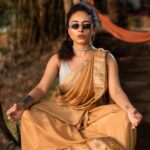 Pearle Maaney Instagram - The 3 stages of Meditation 🧘‍♀️ 😎 . . . . 📸 @daisydavidphotography Styling @ashif_marakkar