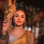 Pearle Maaney Instagram – Don’t wait for light to fall on you…find out where it falls and go stand there ❤️ shine on 
.
.
📸 @daisydavidphotography 
Styling @ashif_marakkar